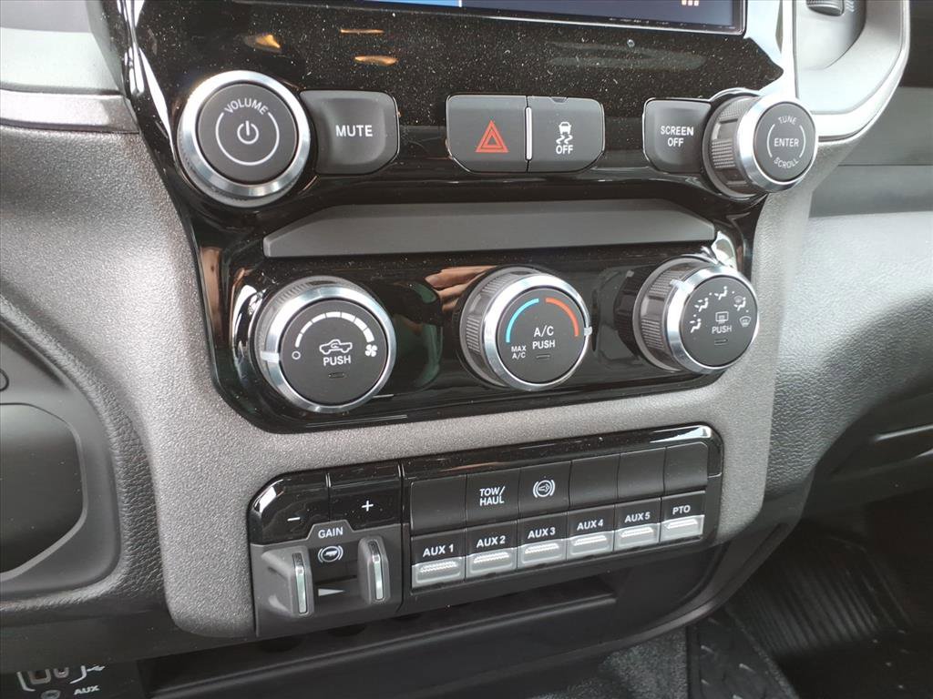 New 2026 RAM 5500 Tradesman w/ Chrome Appearance Group image 32