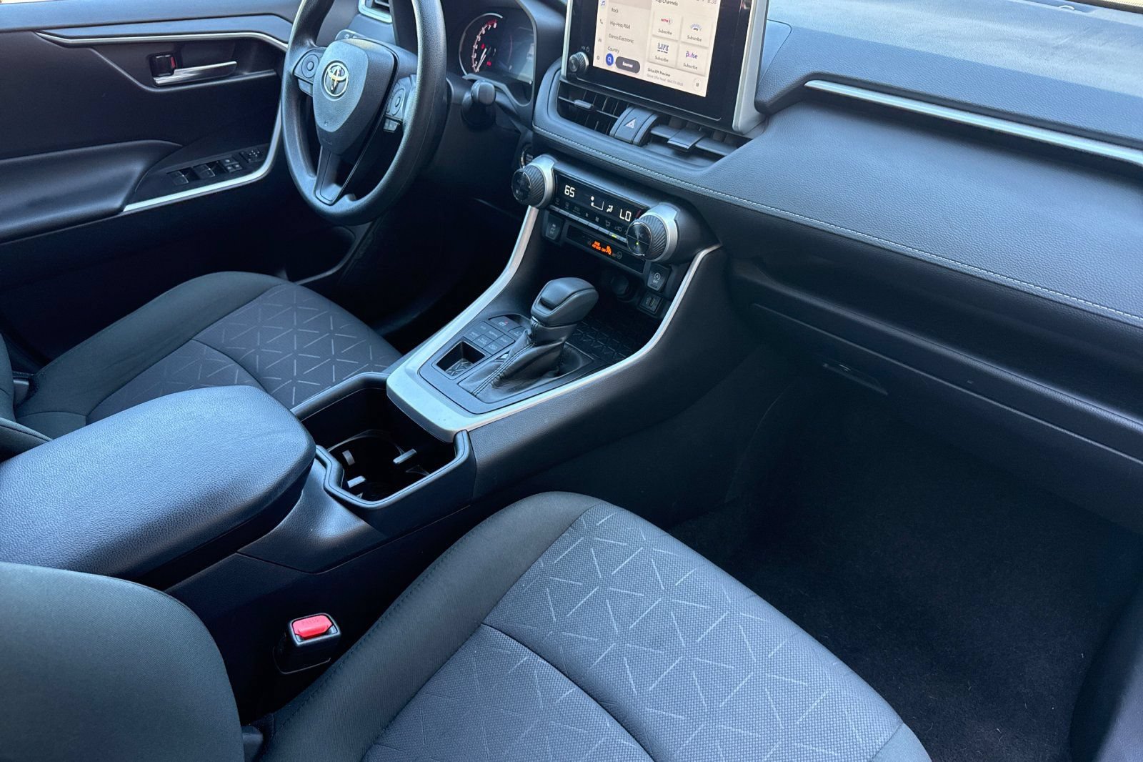 Certified 2025 Toyota RAV4 XLE AWD/4WD image 20