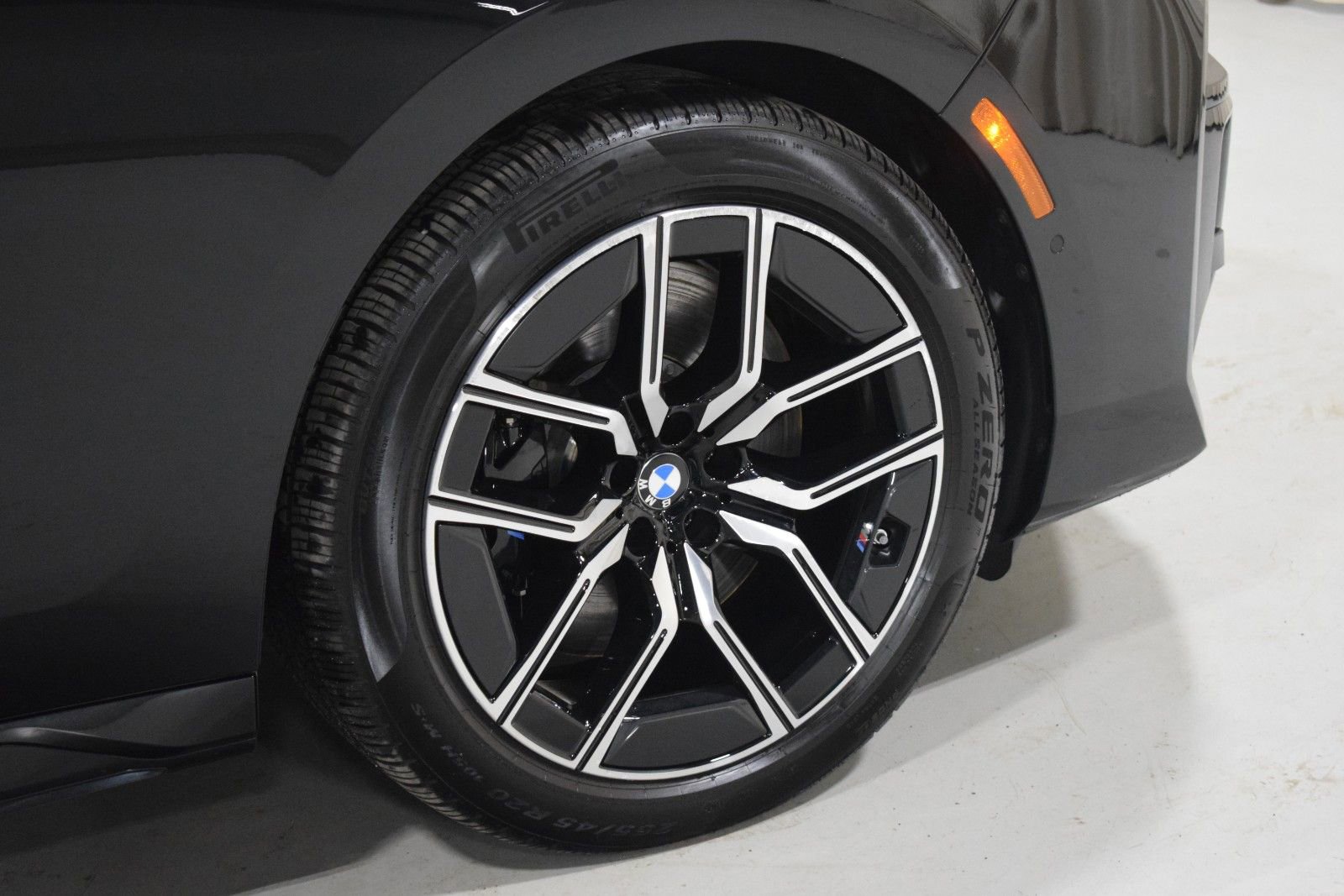 Used 2025 BMW 740i xDrive image 16