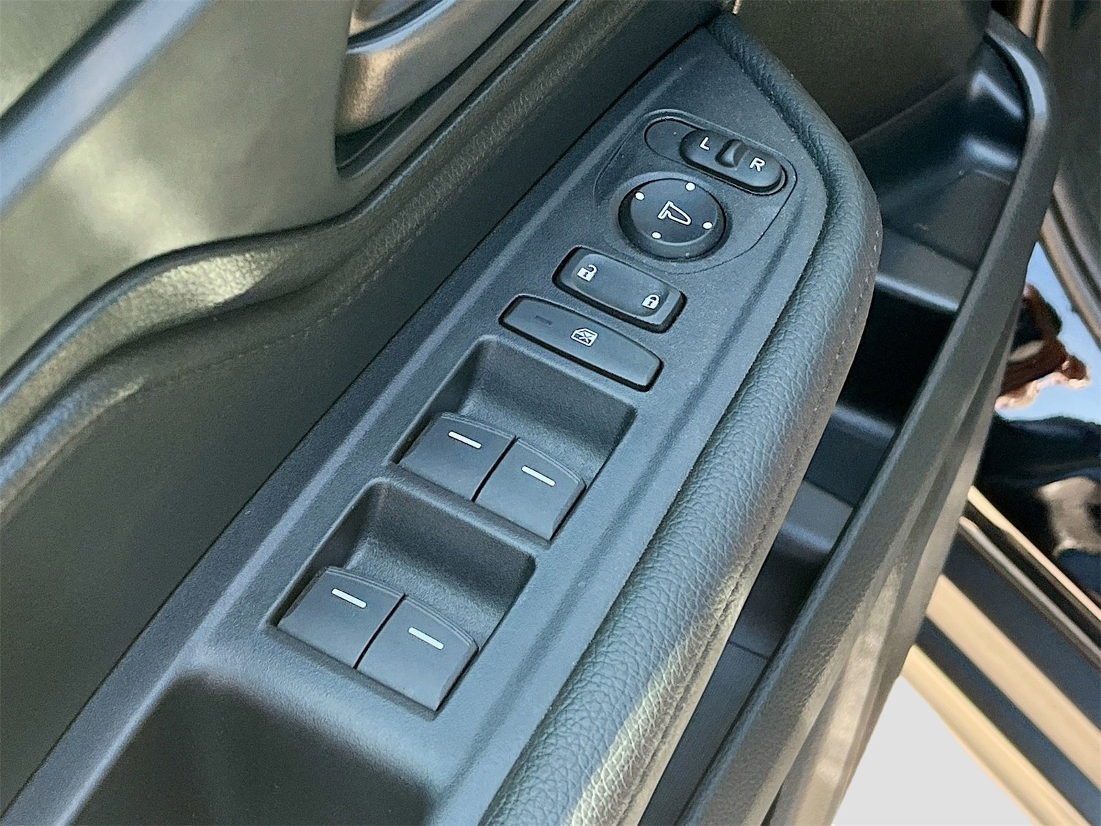 Used 2024 Honda Odyssey EX-L image 17