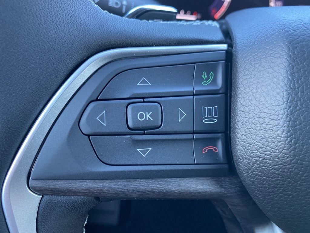 New 2025 Jeep Grand Cherokee L Limited w/ Black Appearance Package image 31