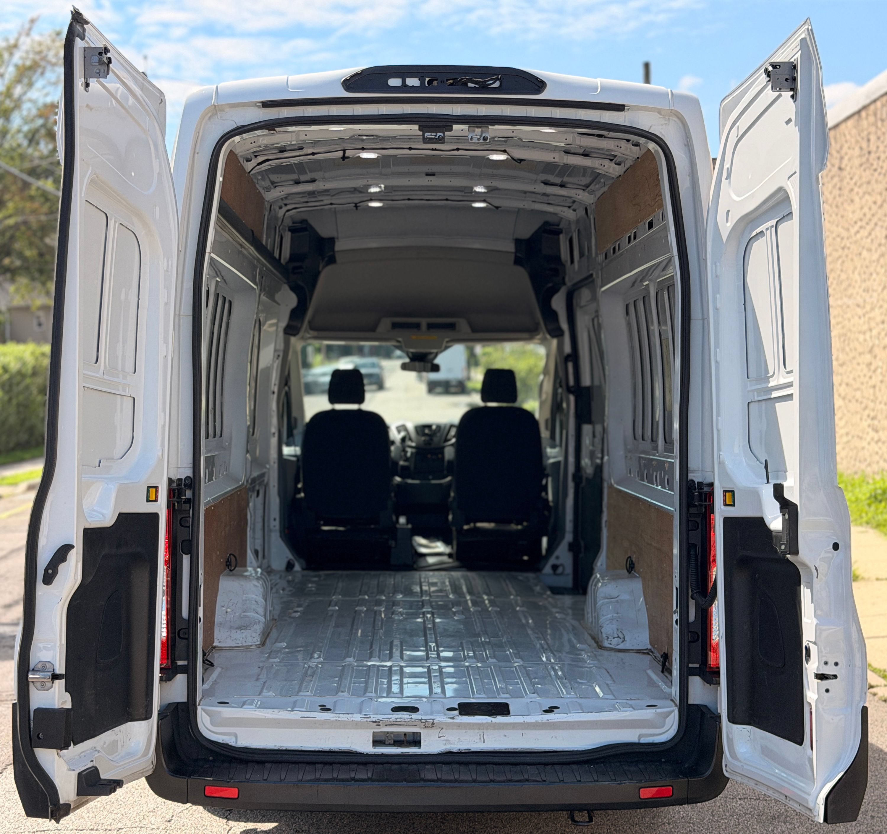 Used 2019 Ford Transit 350 148 High Roof Extended RWD image 7