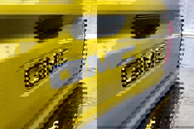 Used 2023 GMC Canyon Elevation w/ Elevation Premium Package image 30