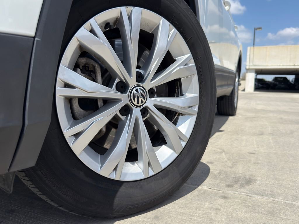 Used 2020 Volkswagen Tiguan S image 4