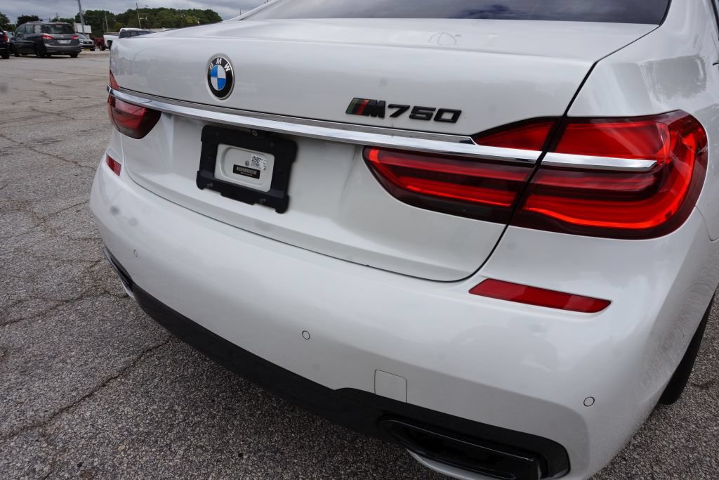 Used 2016 BMW 750i xDrive AWD/4WD image 9