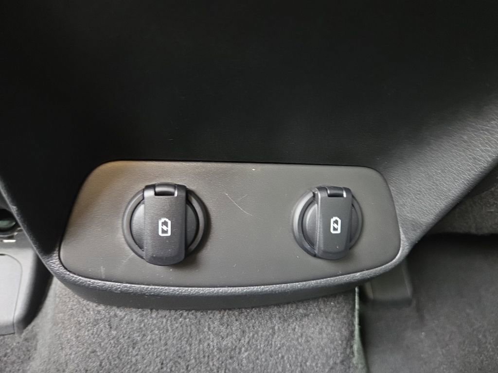 Used 2019 Hyundai Santa Fe SEL image 32