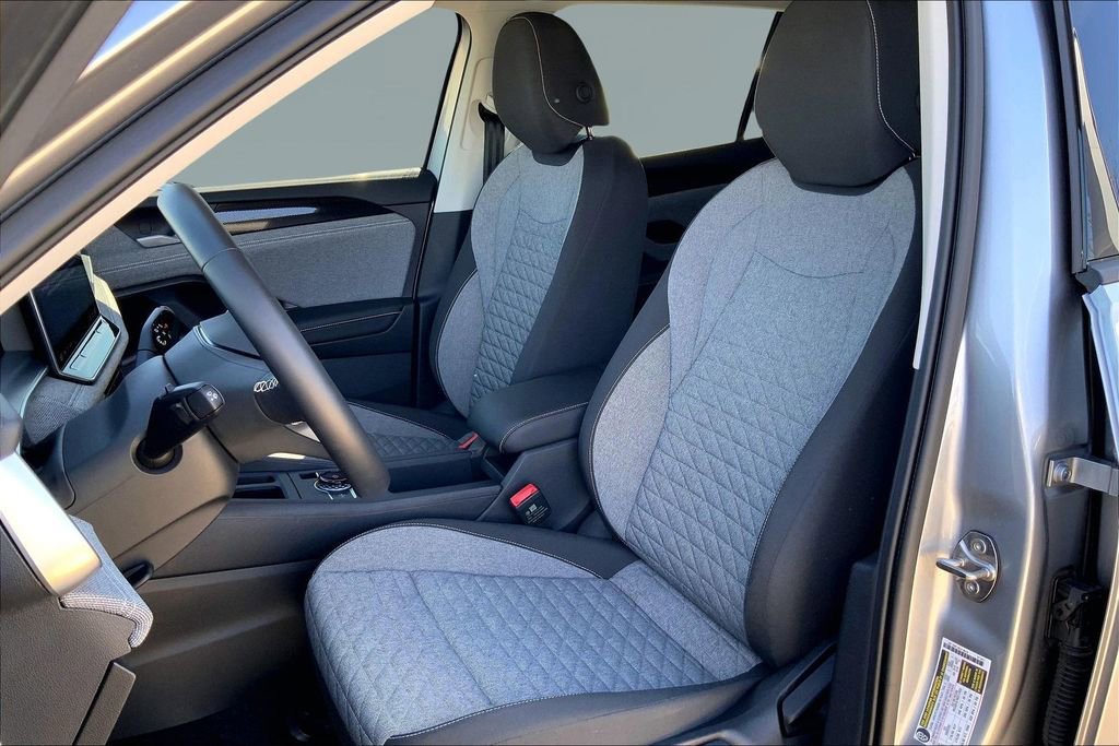 Certified 2025 Volkswagen Tiguan S image 24