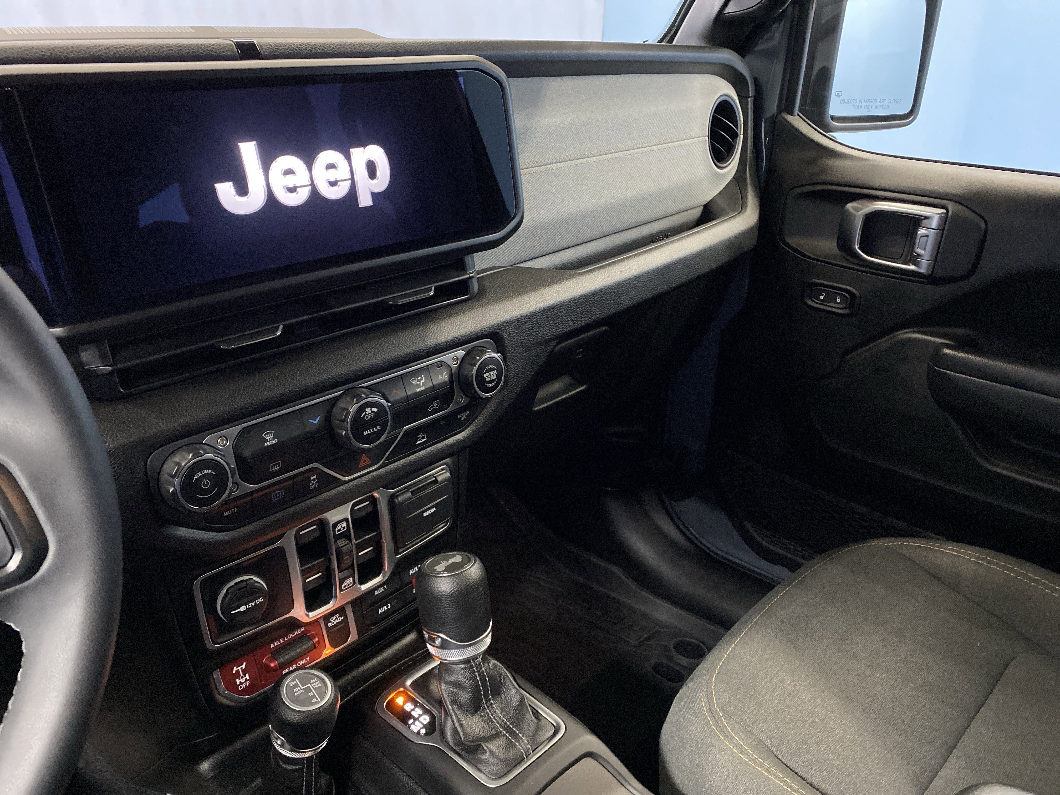 Certified 2025 Jeep Wrangler Willys image 14