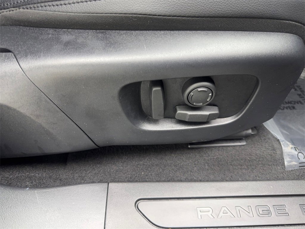 Used 2023 Land Rover Range Rover Evoque S image 48