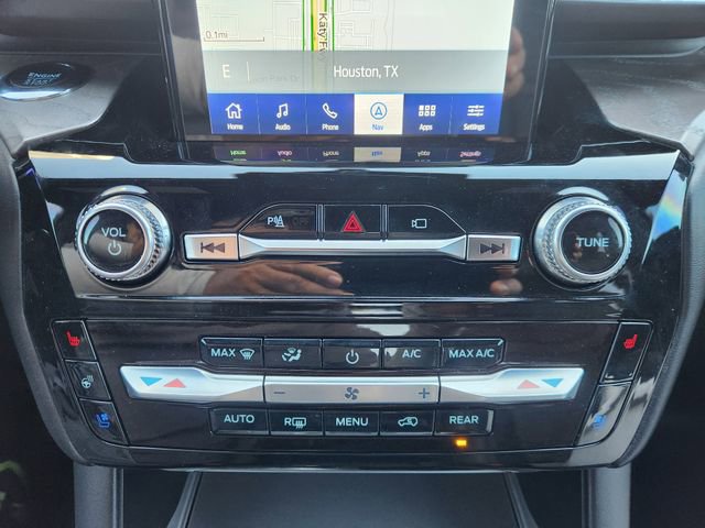 Used 2023 Ford Explorer Platinum w/ Technology Package image 18