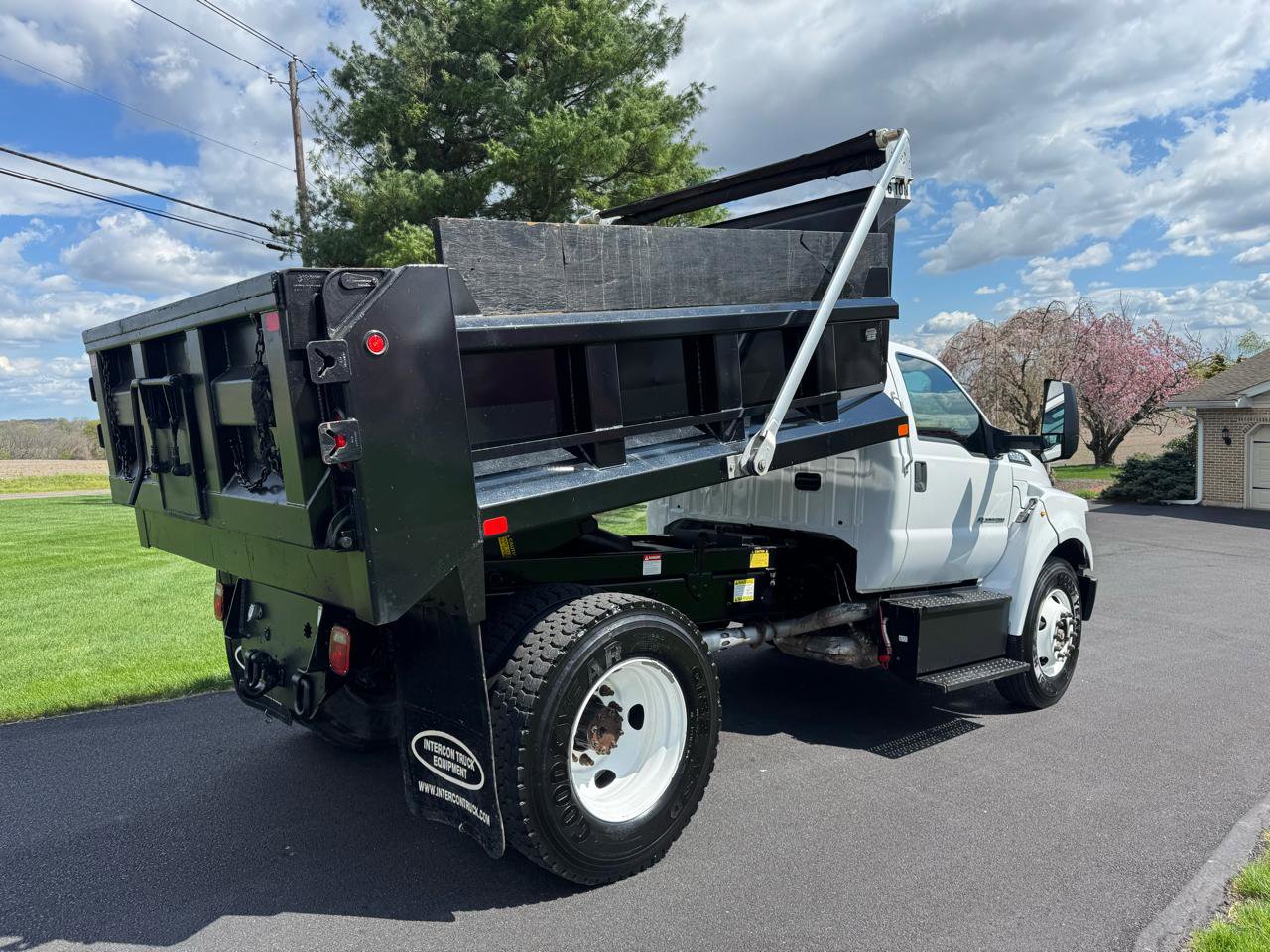 Used 2016 Ford F650 2WD Regular Cab Super Duty image 7