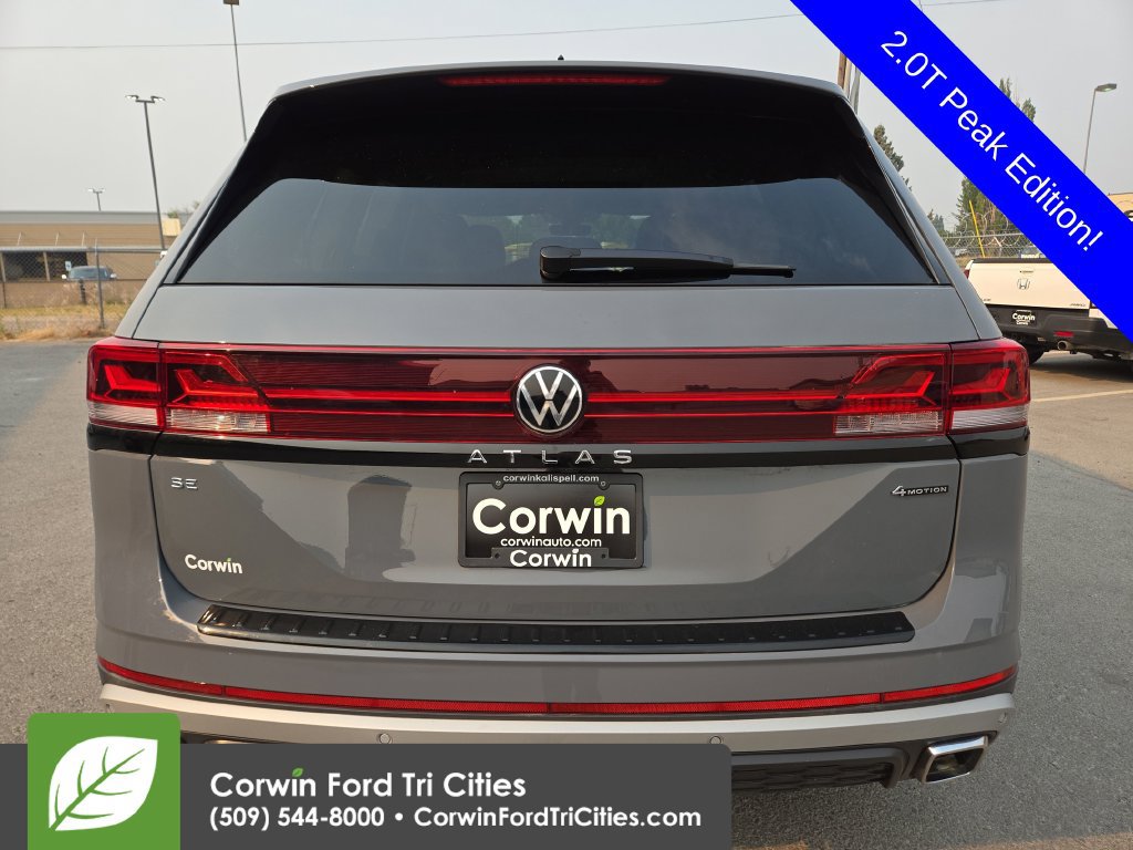 Used 2025 Volkswagen Atlas Peak Edition SE AWD/4WD image 11