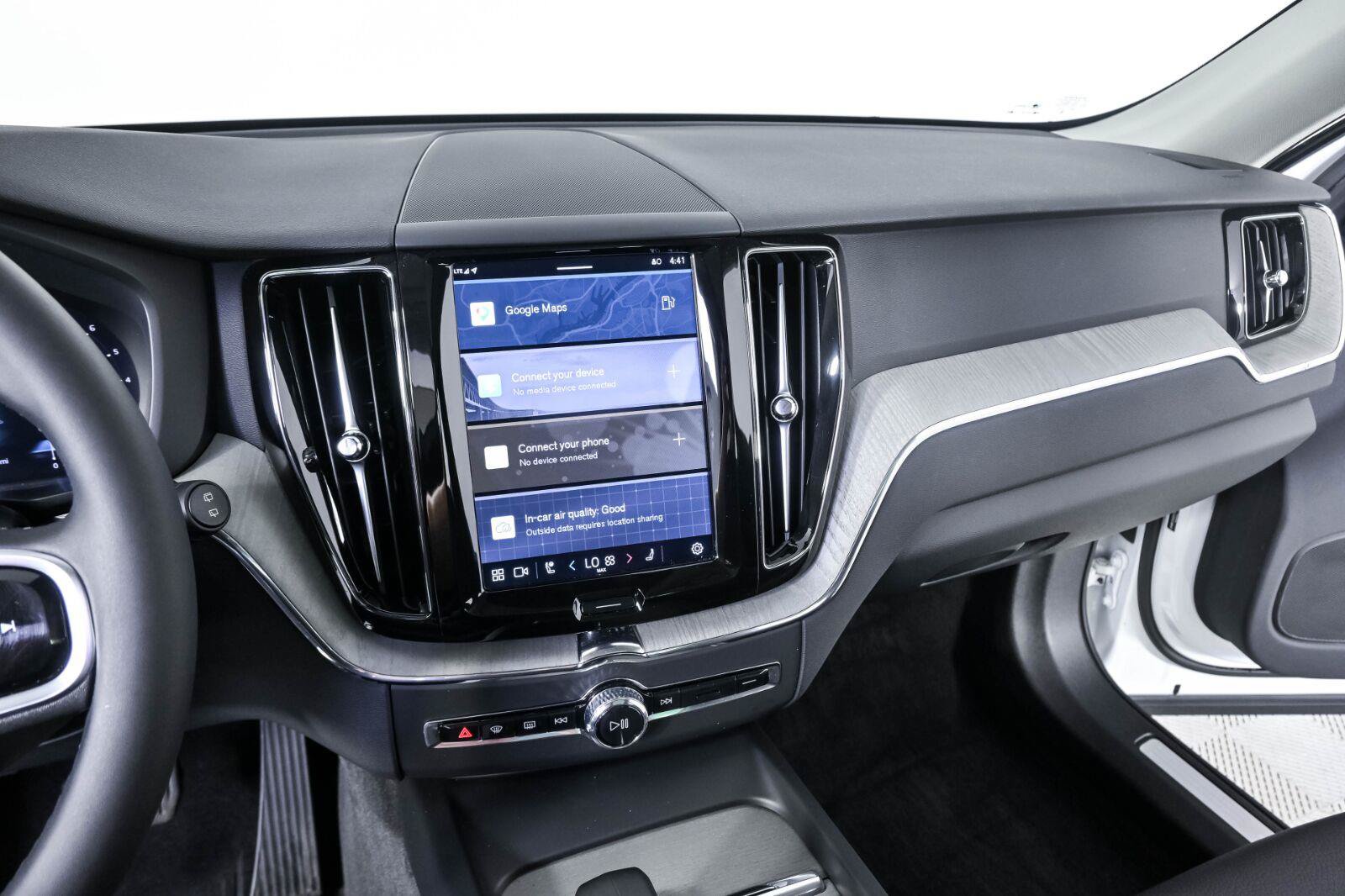 Certified 2025 Volvo XC60 B5 Plus w/ Protection Package Premier AWD/4WD image 12