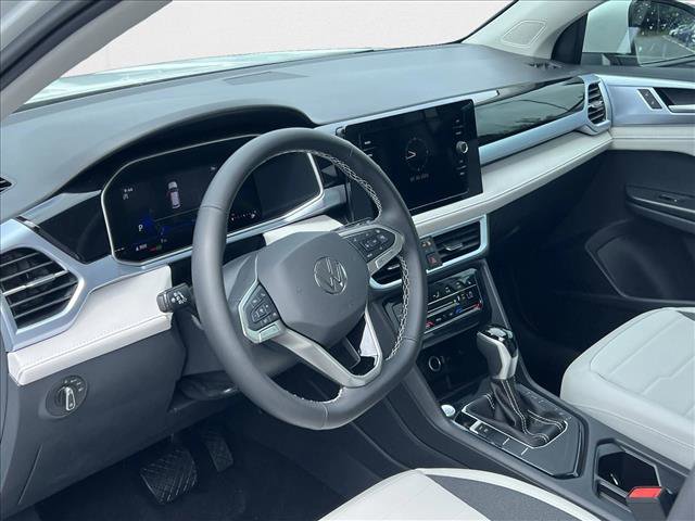 New 2025 Volkswagen Taos SE image 10