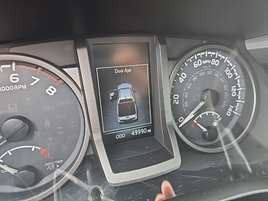 Used 2018 Toyota Tacoma TRD Off-Road image 10