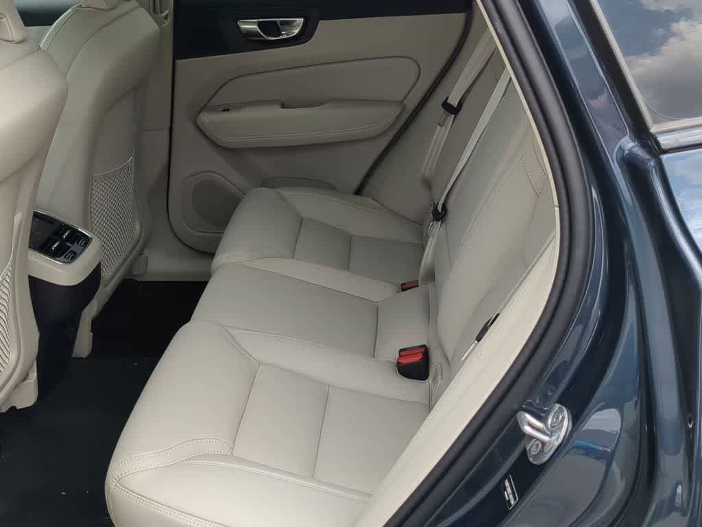 New 2026 Volvo XC60 B5 Ultra w/ Protection Package Premier AWD/4WD image 18