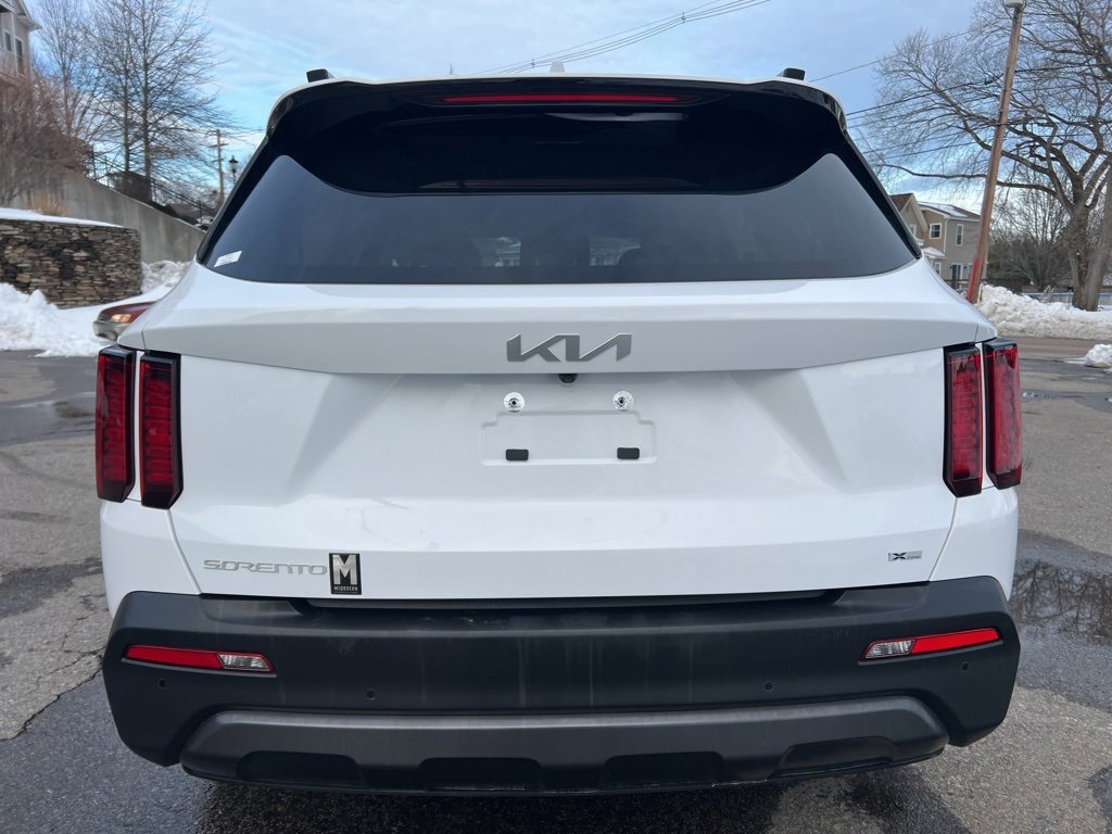 Certified 2023 Kia Sorento S image 3