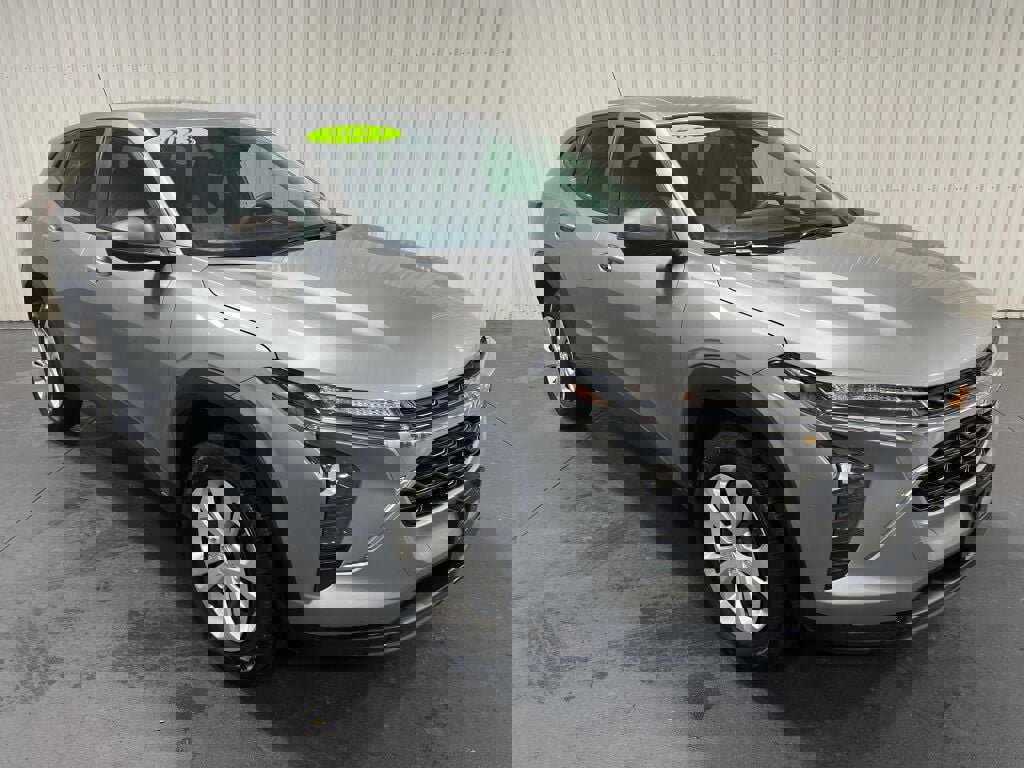 Used 2024 Chevrolet Trax LS w/ Driver Confidence Package image 15