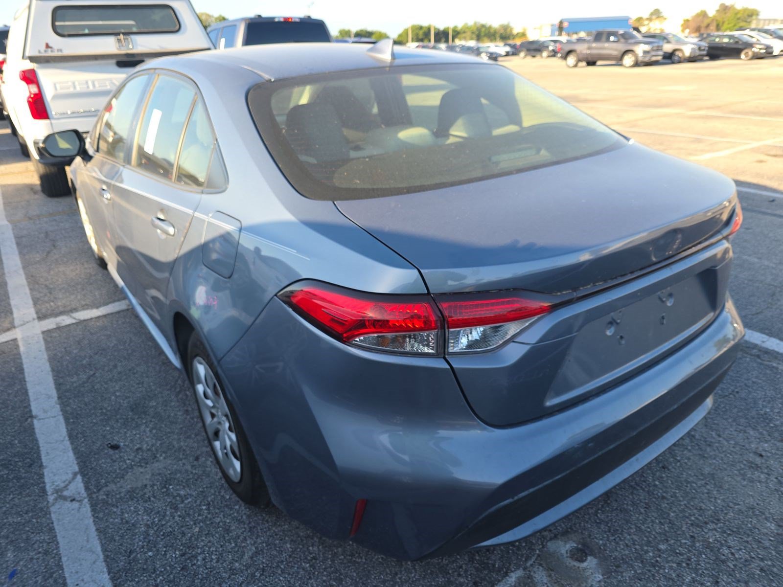 Used 2020 Toyota Corolla LE FWD image 4