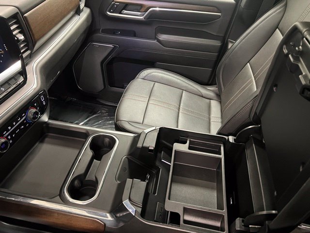Used 2024 Chevrolet Silverado 3500 High Country w/ Technology Package AWD/4WD image 37