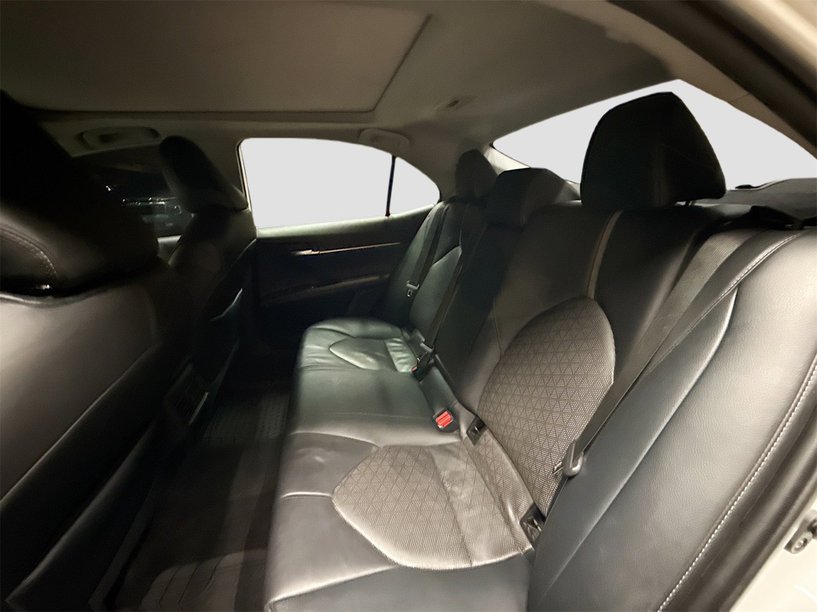 Used 2020 Toyota Camry XSE image 25