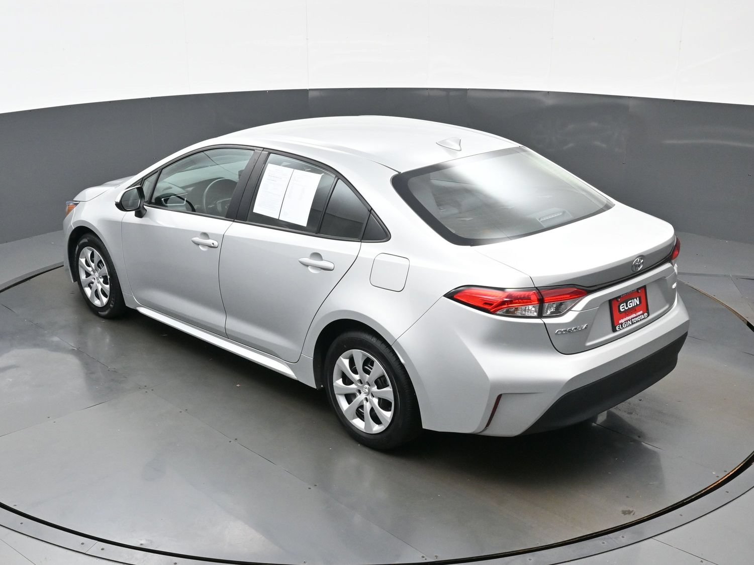Used 2025 Toyota Corolla LE FWD image 36