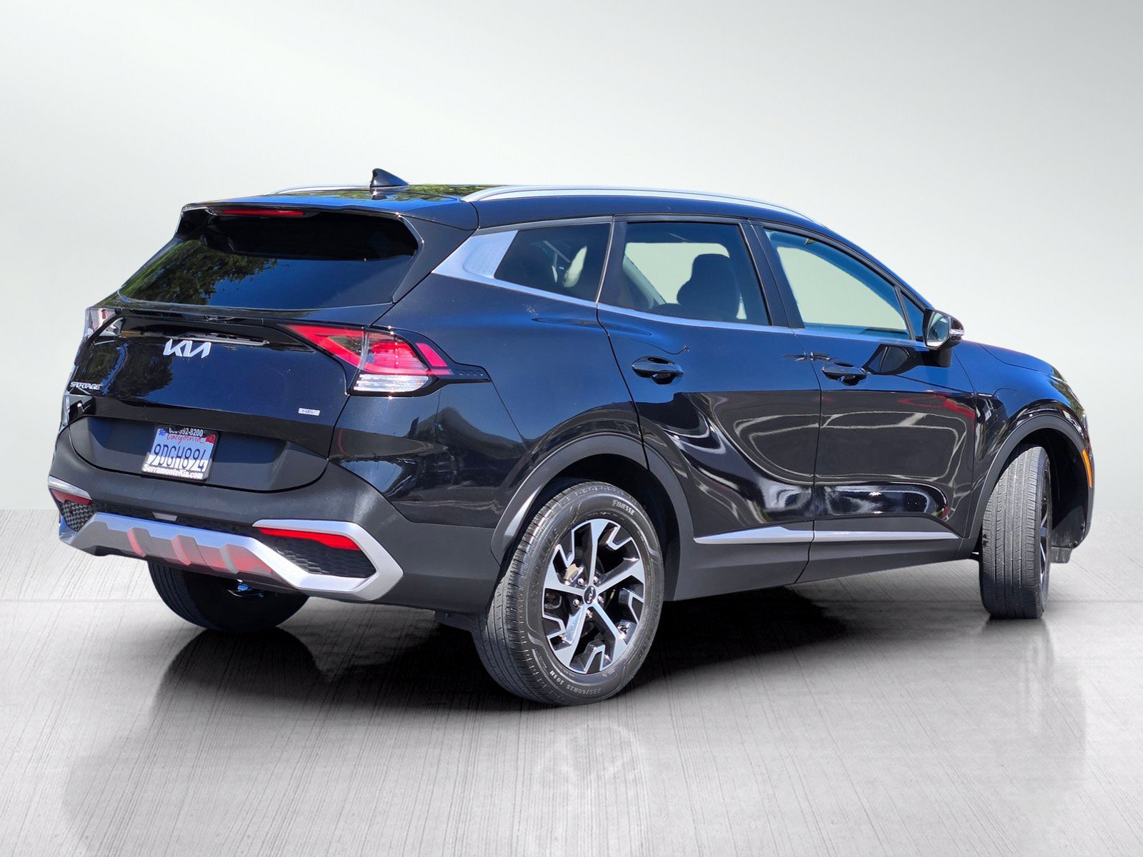 Certified 2023 Kia Sportage EX AWD/4WD image 4