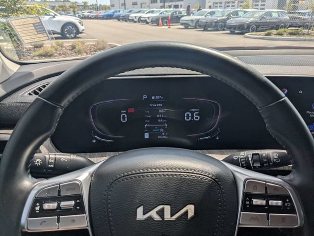 Used 2024 Kia Telluride EX w/ EX Captain's Chair Package FWD image 30