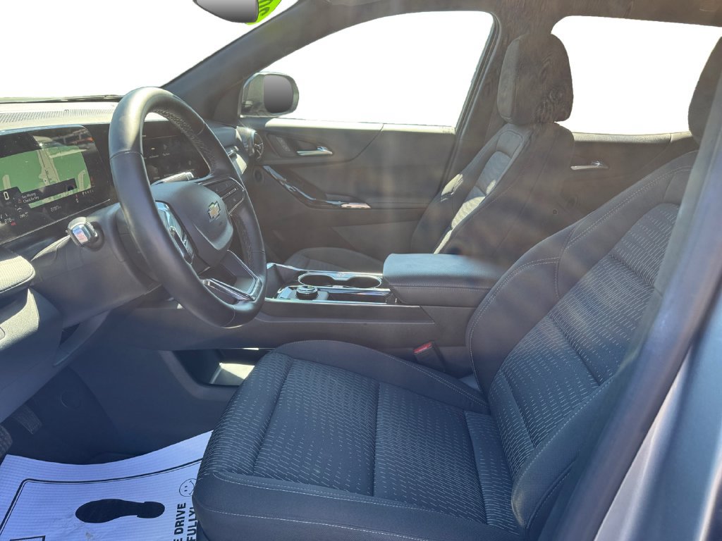 Used 2026 Chevrolet Equinox LT AWD/4WD image 9