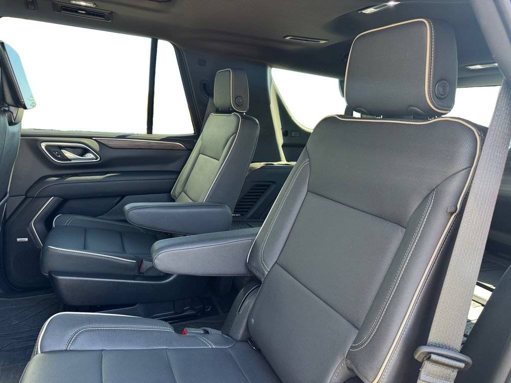 Used 2023 Chevrolet Tahoe Premier w/ Advanced Technology Package RWD image 24
