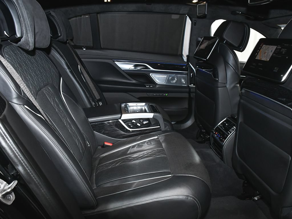 Used 2022 BMW M760i xDrive w/ Luxury Rear Seating Package AWD/4WD image 70