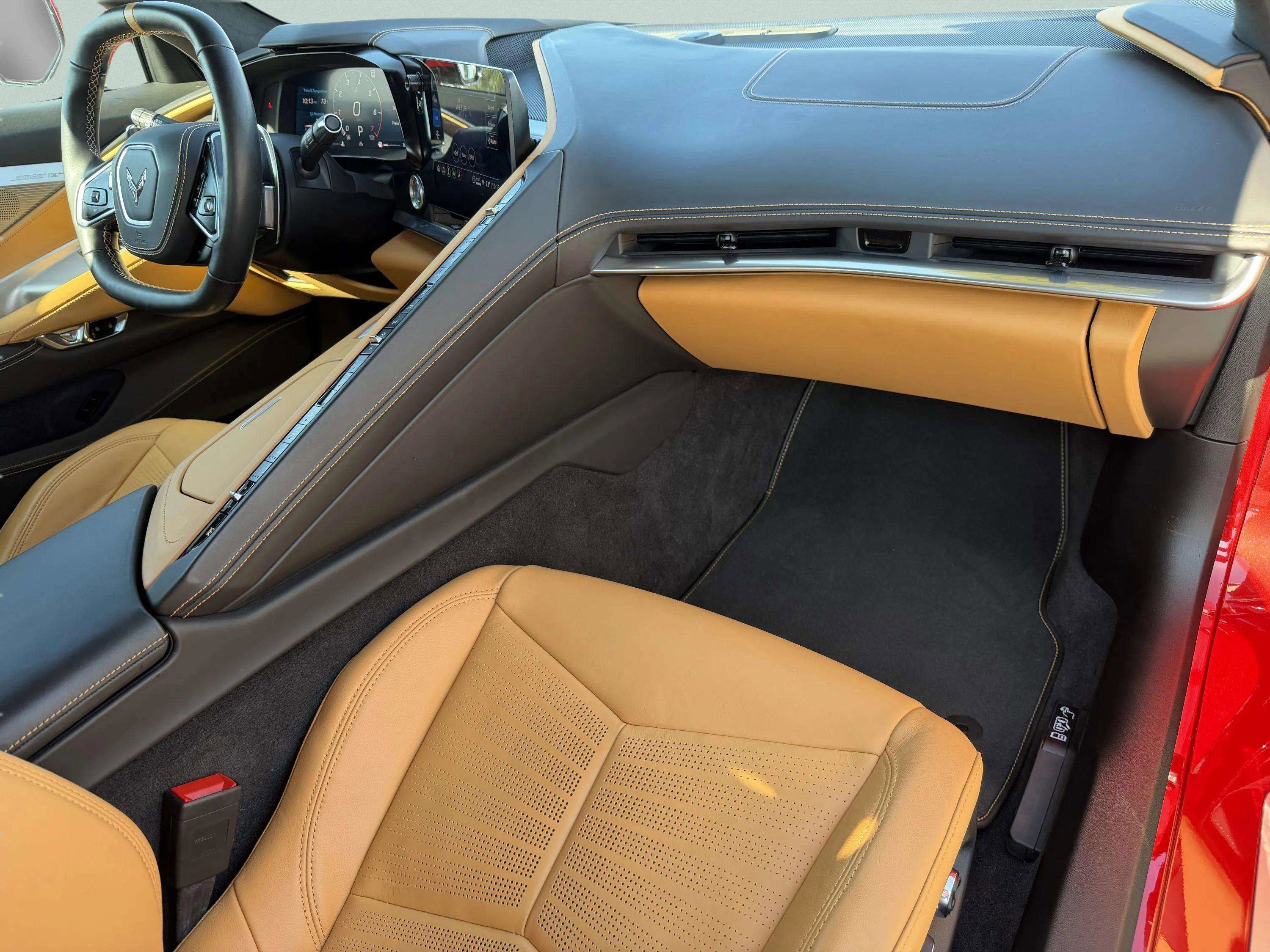 Used 2022 Chevrolet Corvette Stingray Premium Cpe w/ Z51 Performance Package image 9