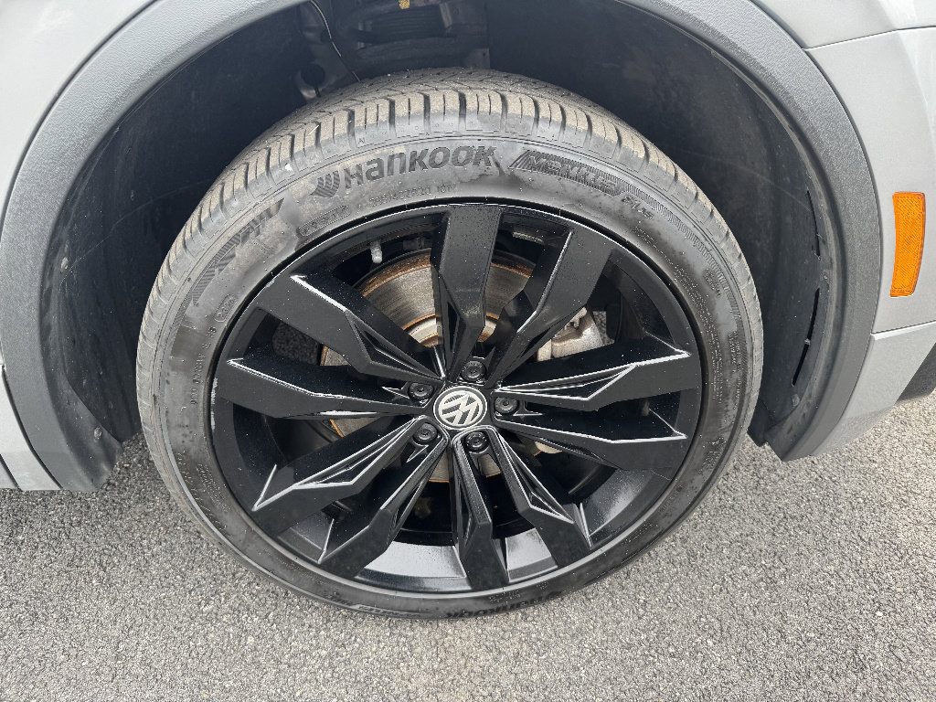 Used 2021 Volkswagen Tiguan SE R-Line image 26