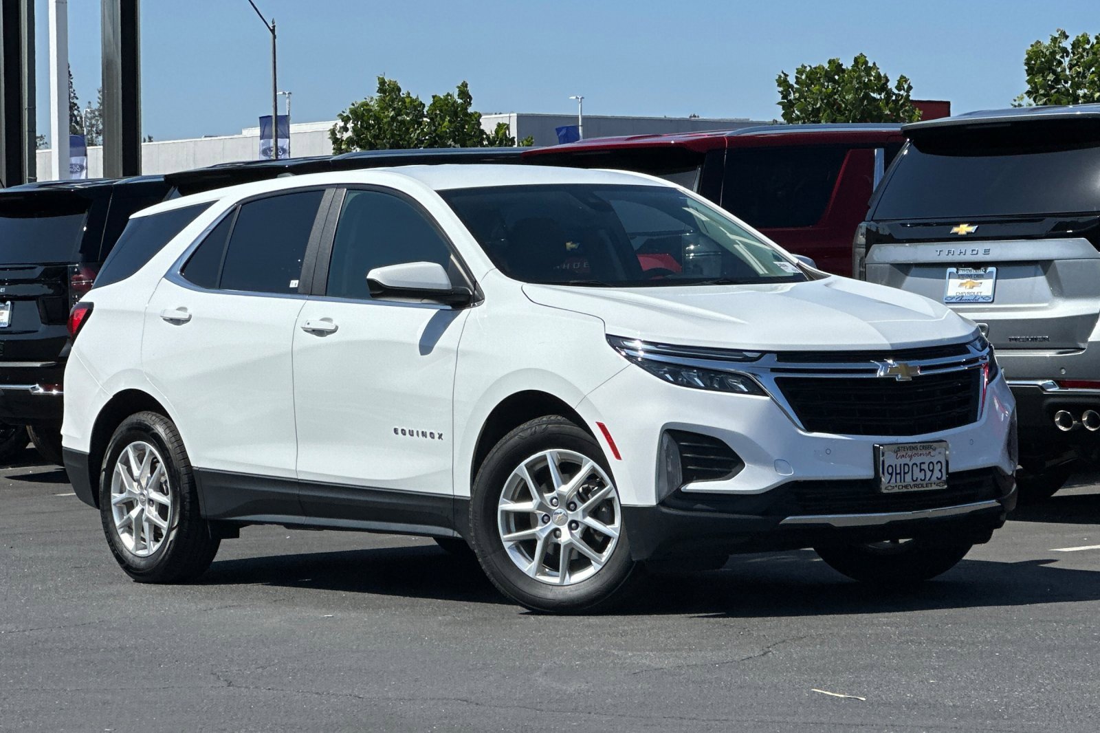 Used 2024 Chevrolet Equinox LT image 2