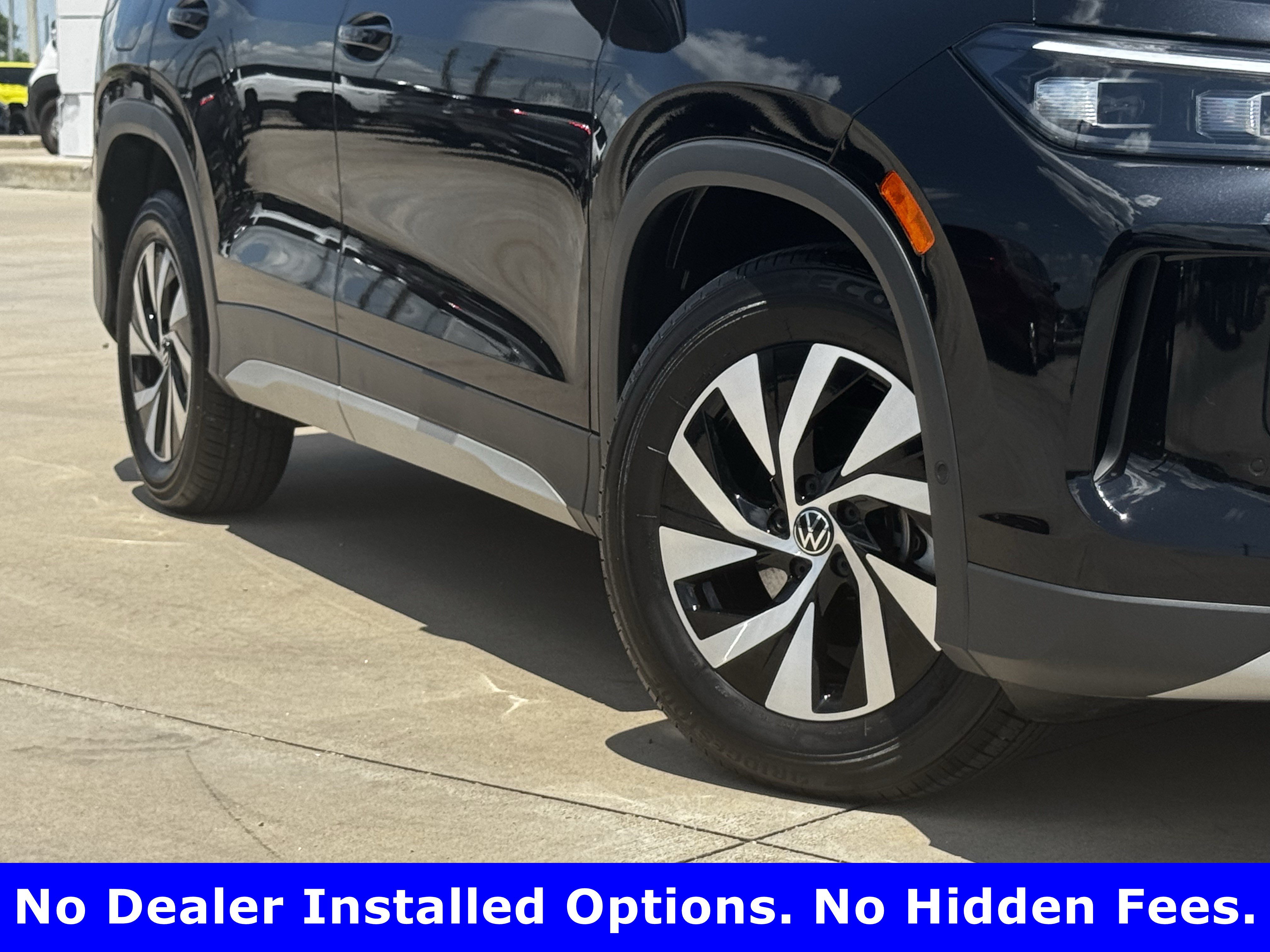 Used 2025 Volkswagen Tiguan S FWD image 3