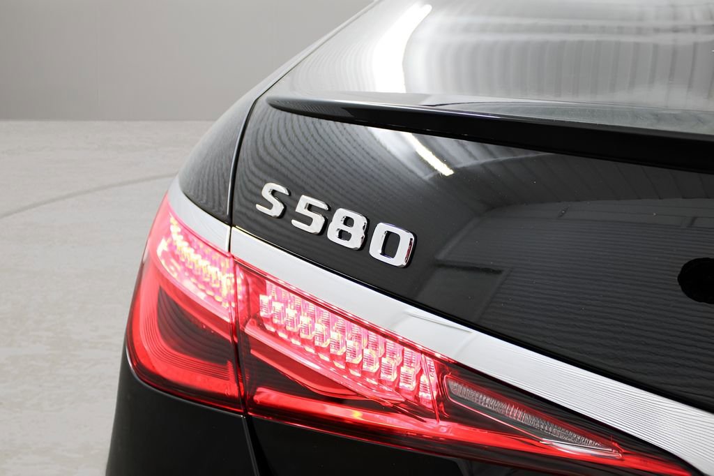 Used 2025 Mercedes-Benz S 580 4MATIC Sedan image 31