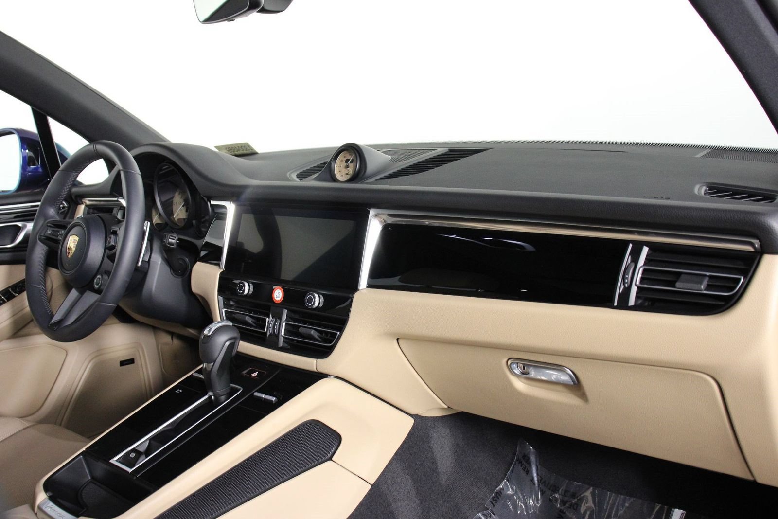 Certified 2026 Porsche Macan S AWD/4WD image 24