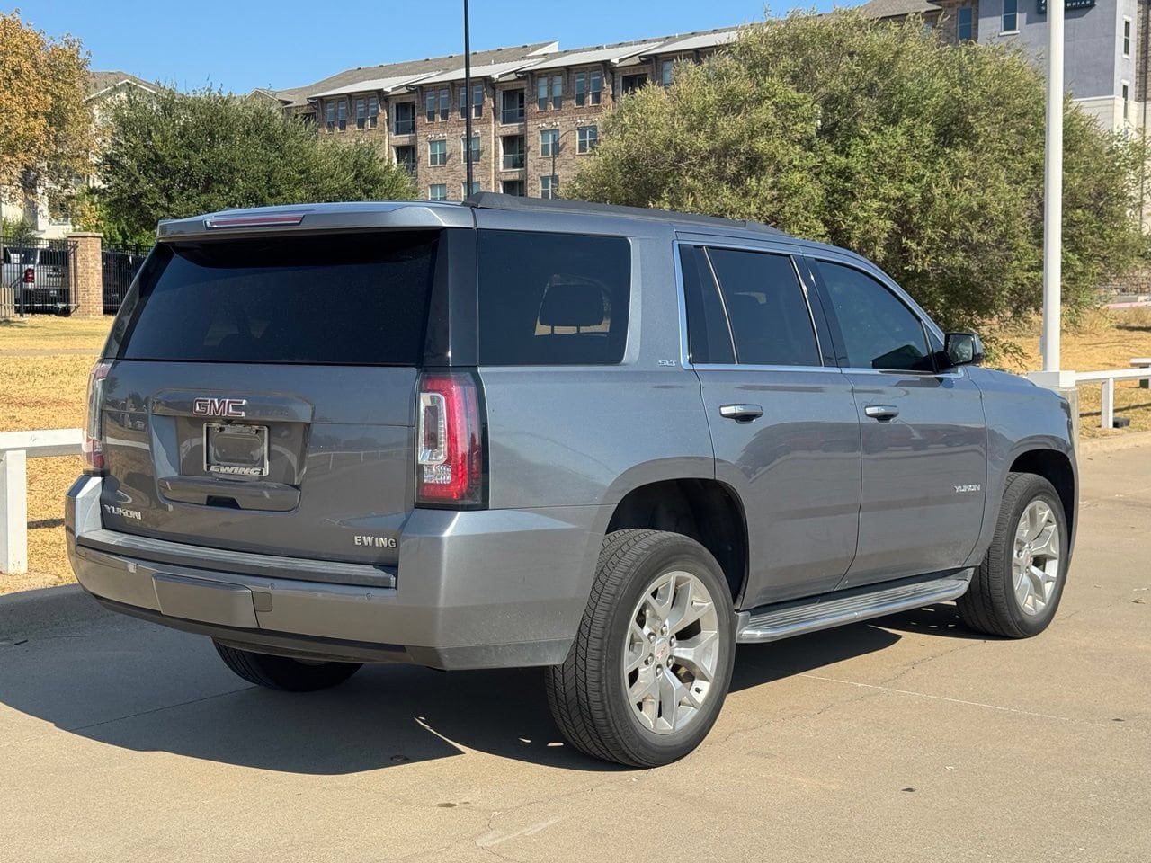 Used 2019 GMC Yukon SLT RWD image 4