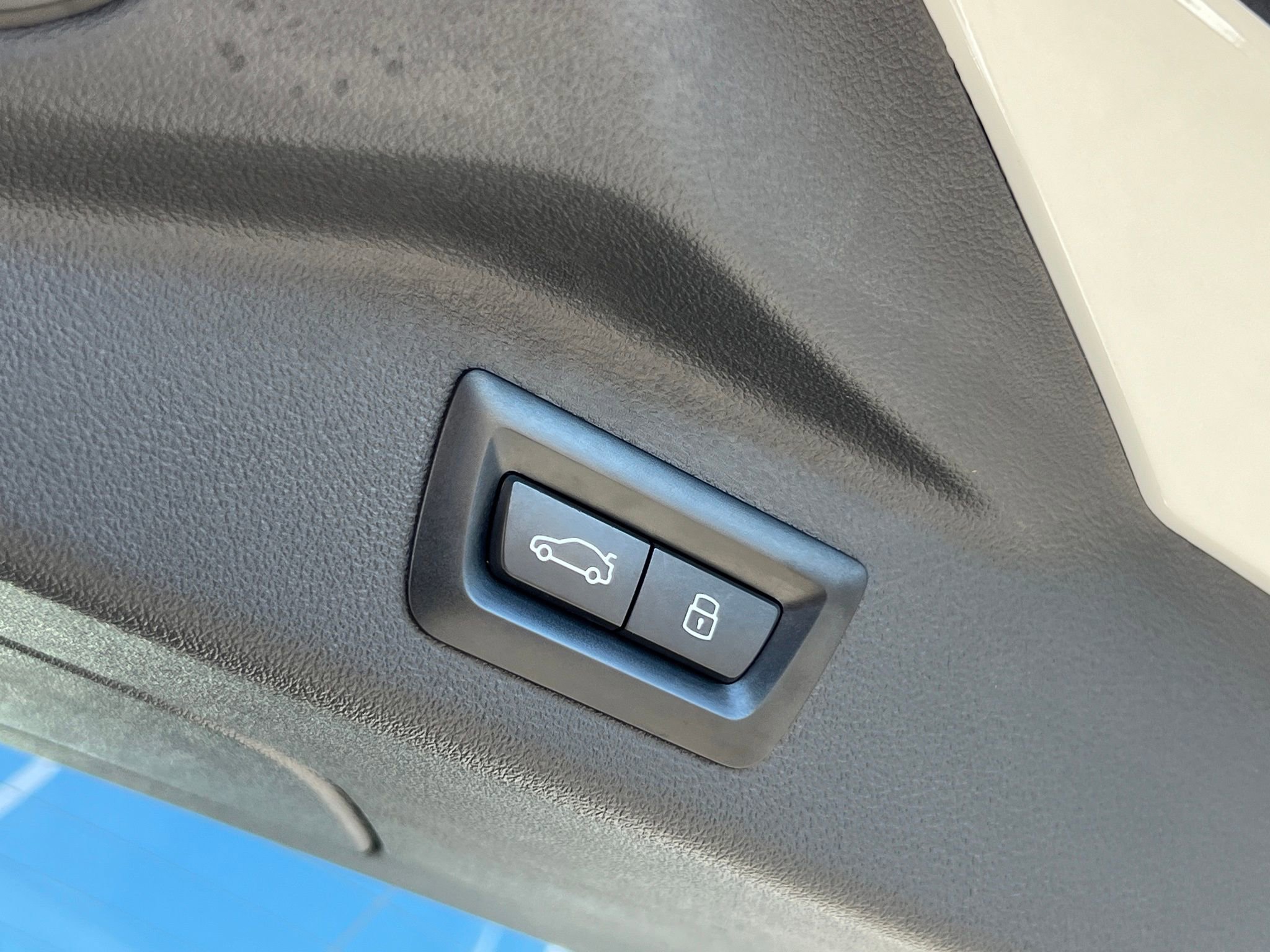 Used 2024 BMW X7 xDrive40i w/ Executive Package image 24