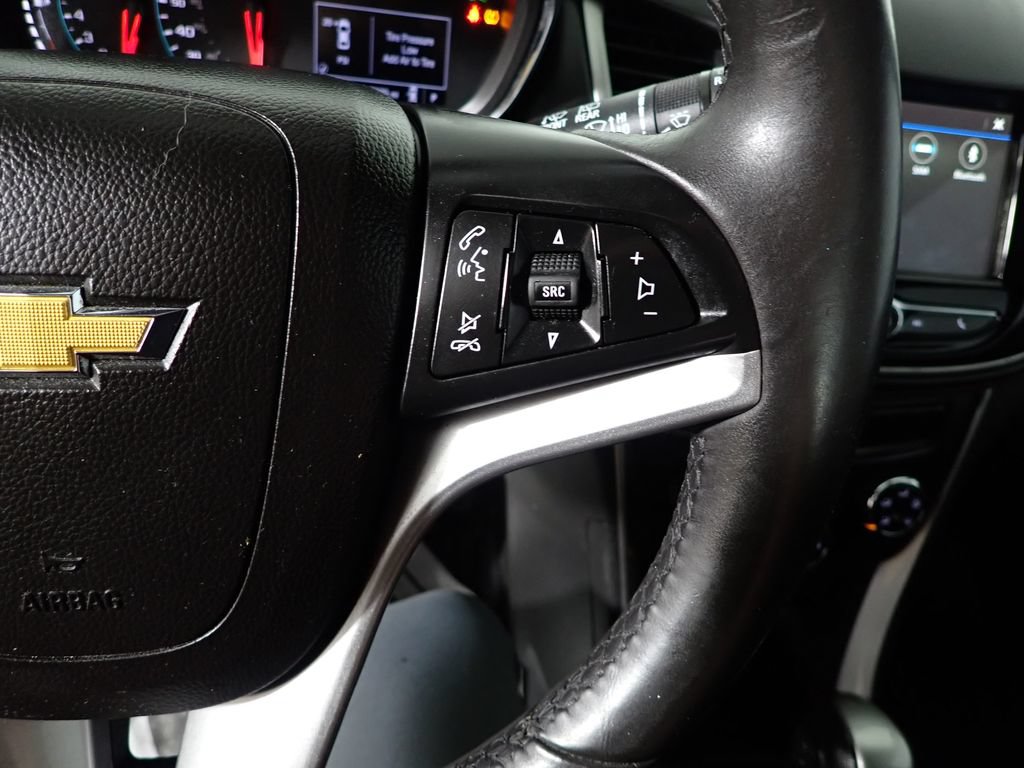 Used 2018 Chevrolet Trax LT w/ LT Convenience Package FWD image 26