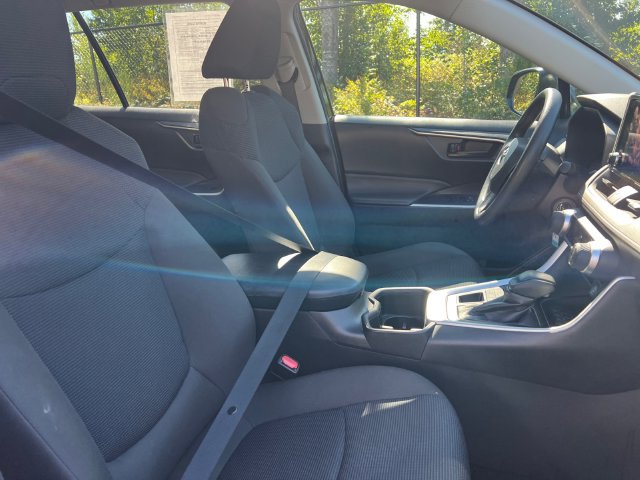 Used 2025 Toyota RAV4 LE AWD/4WD image 19