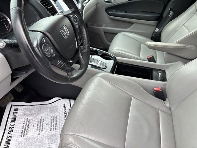 Used 2016 Honda Pilot Touring image 11