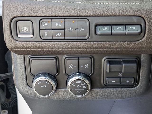 Used 2022 GMC Yukon XL Denali w/ Denali Premium Package image 28