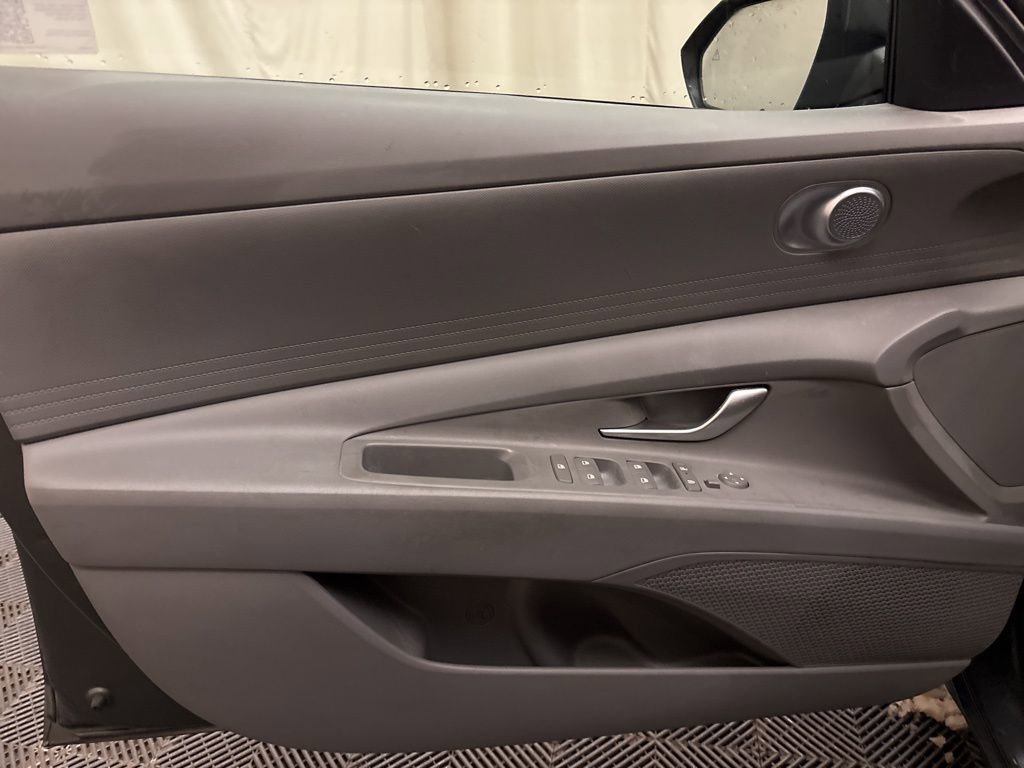 Used 2024 Hyundai Elantra SEL image 9