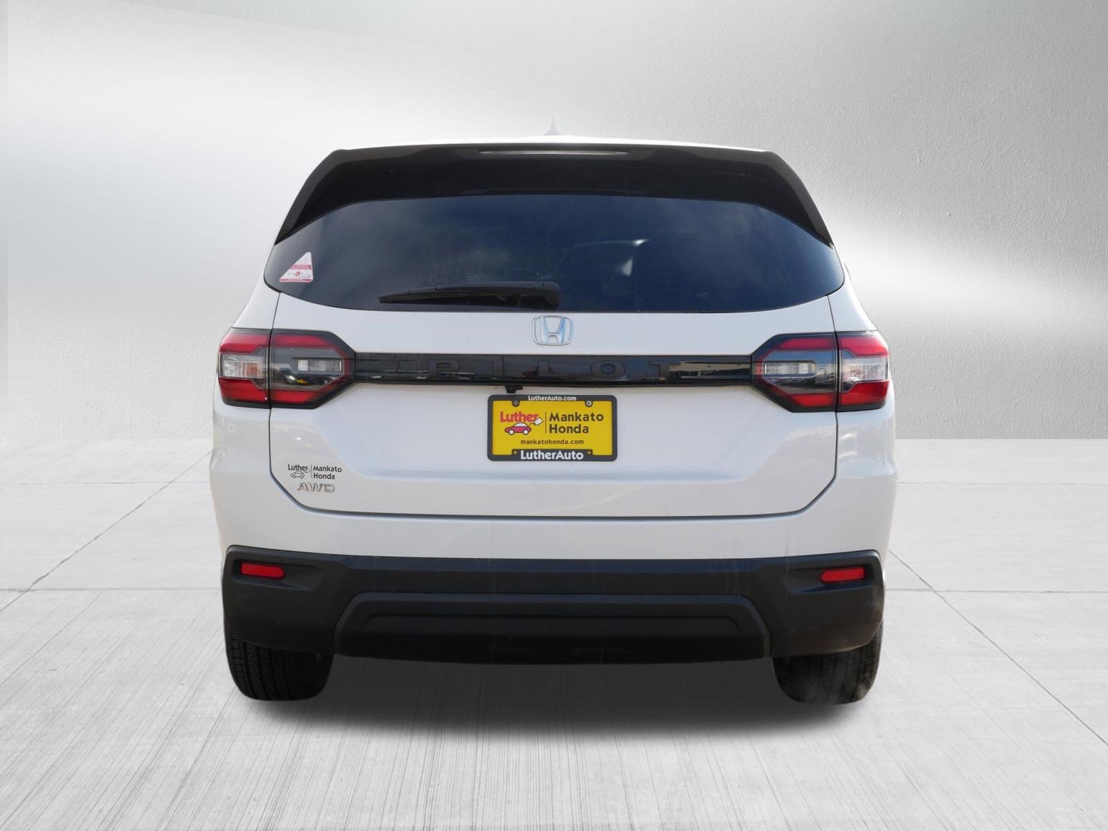 Used 2023 Honda Pilot LX image 6