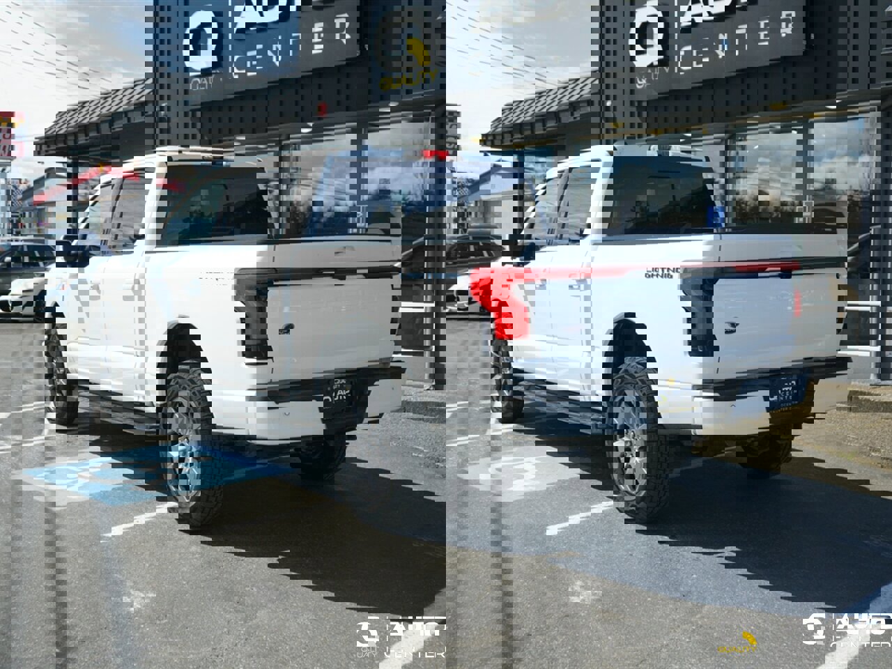 Used 2023 Ford F150 Lightning Lariat image 6