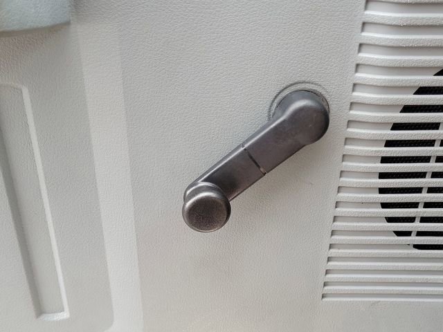 Used 2015 Ford F550 2WD Regular Cab Super Duty image 31