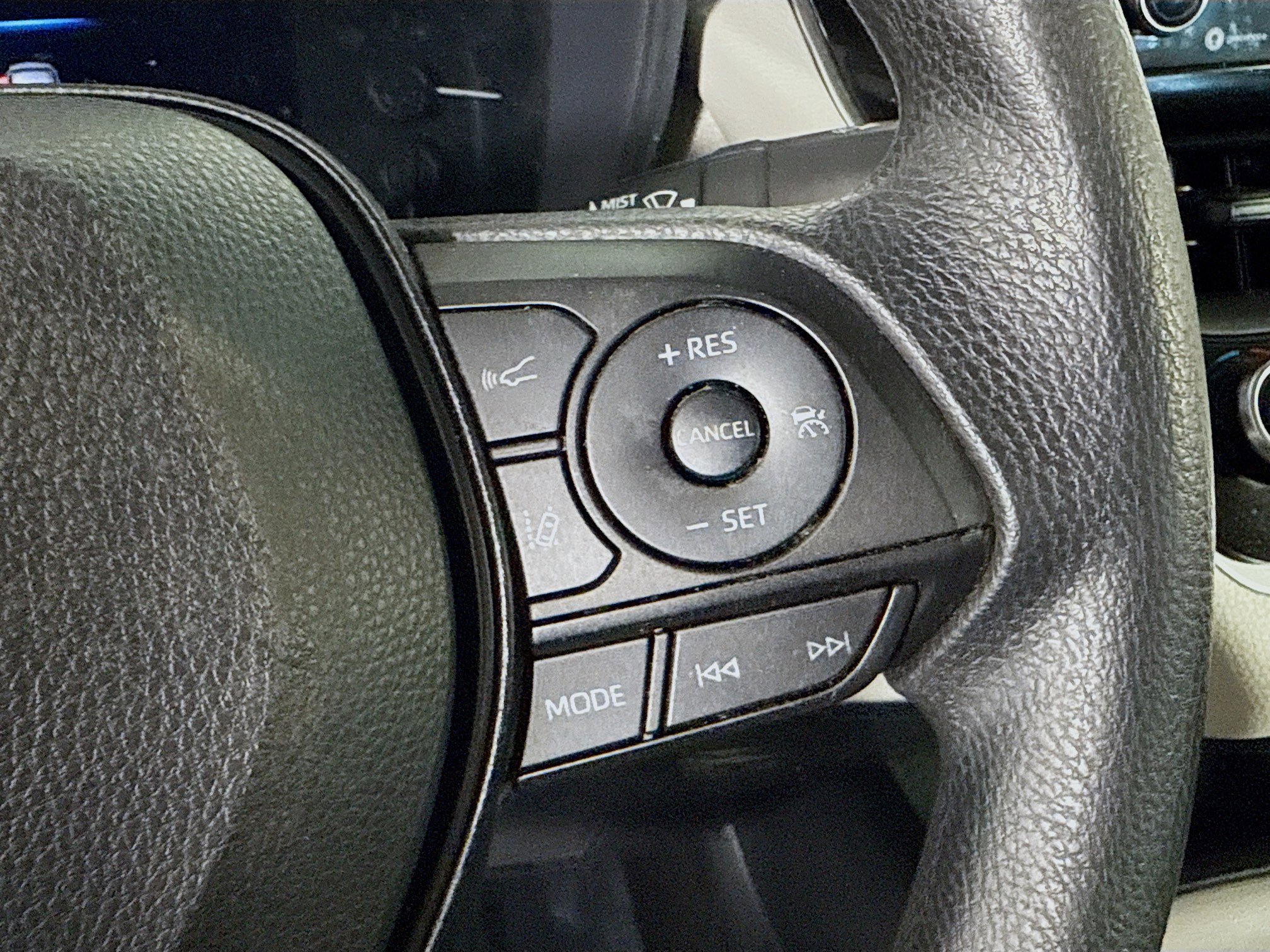 Used 2021 Toyota Corolla LE image 15