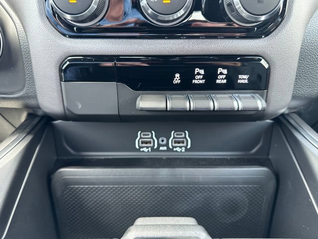 New 2026 RAM 1500 Express AWD/4WD image 17