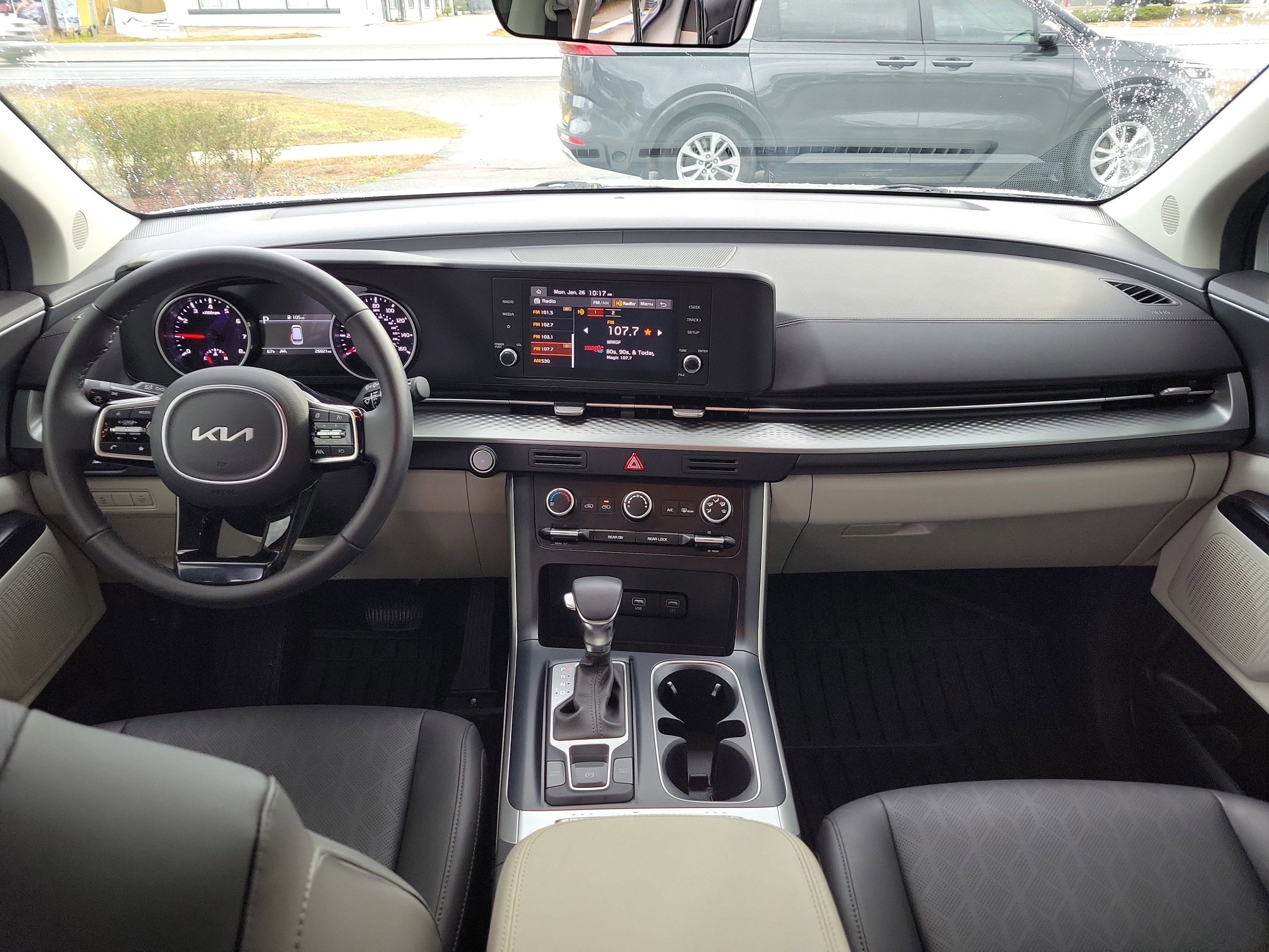 Certified 2023 Kia Carnival LX image 17